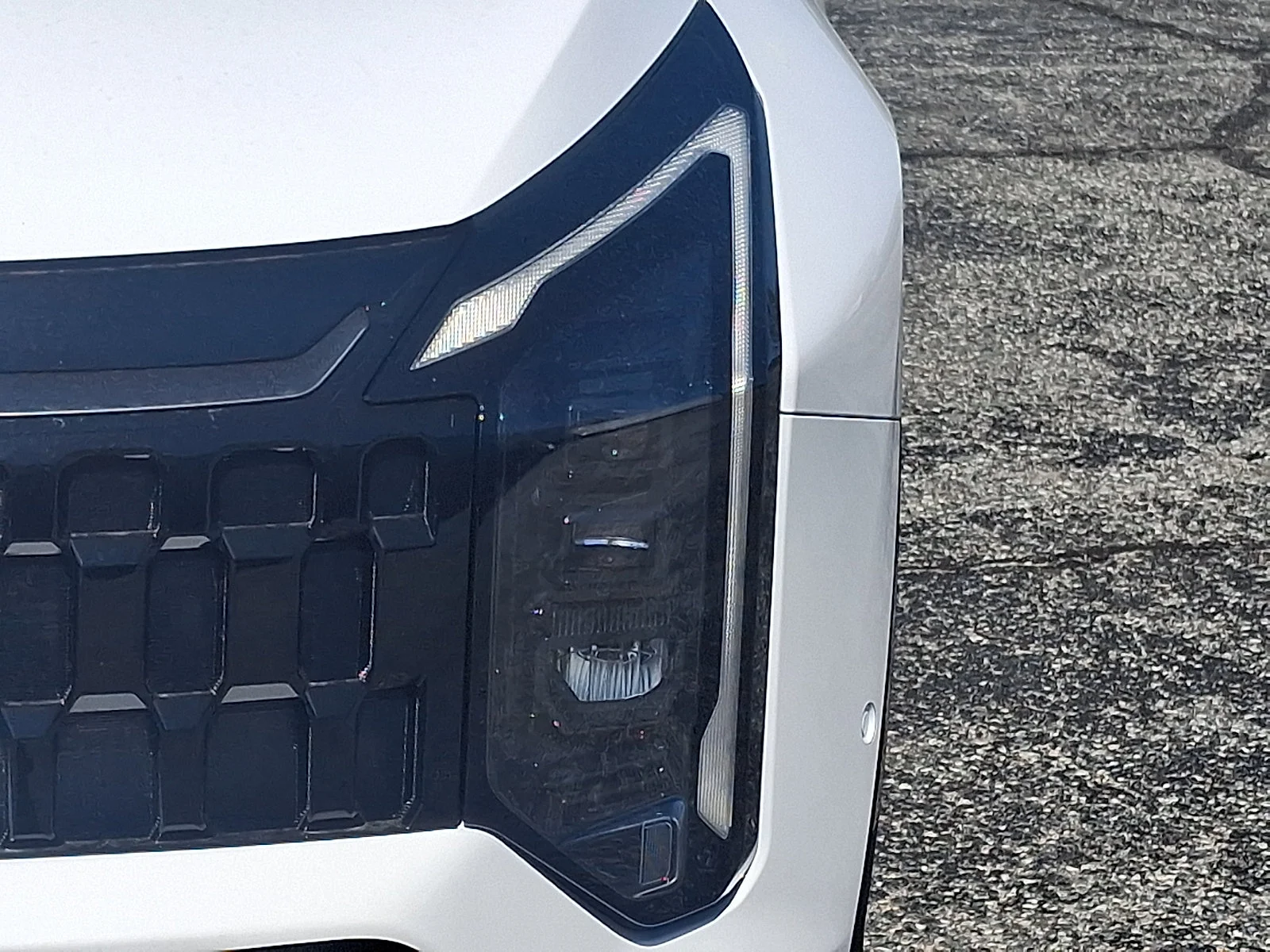 New 2027 White Kia X-Line image 9