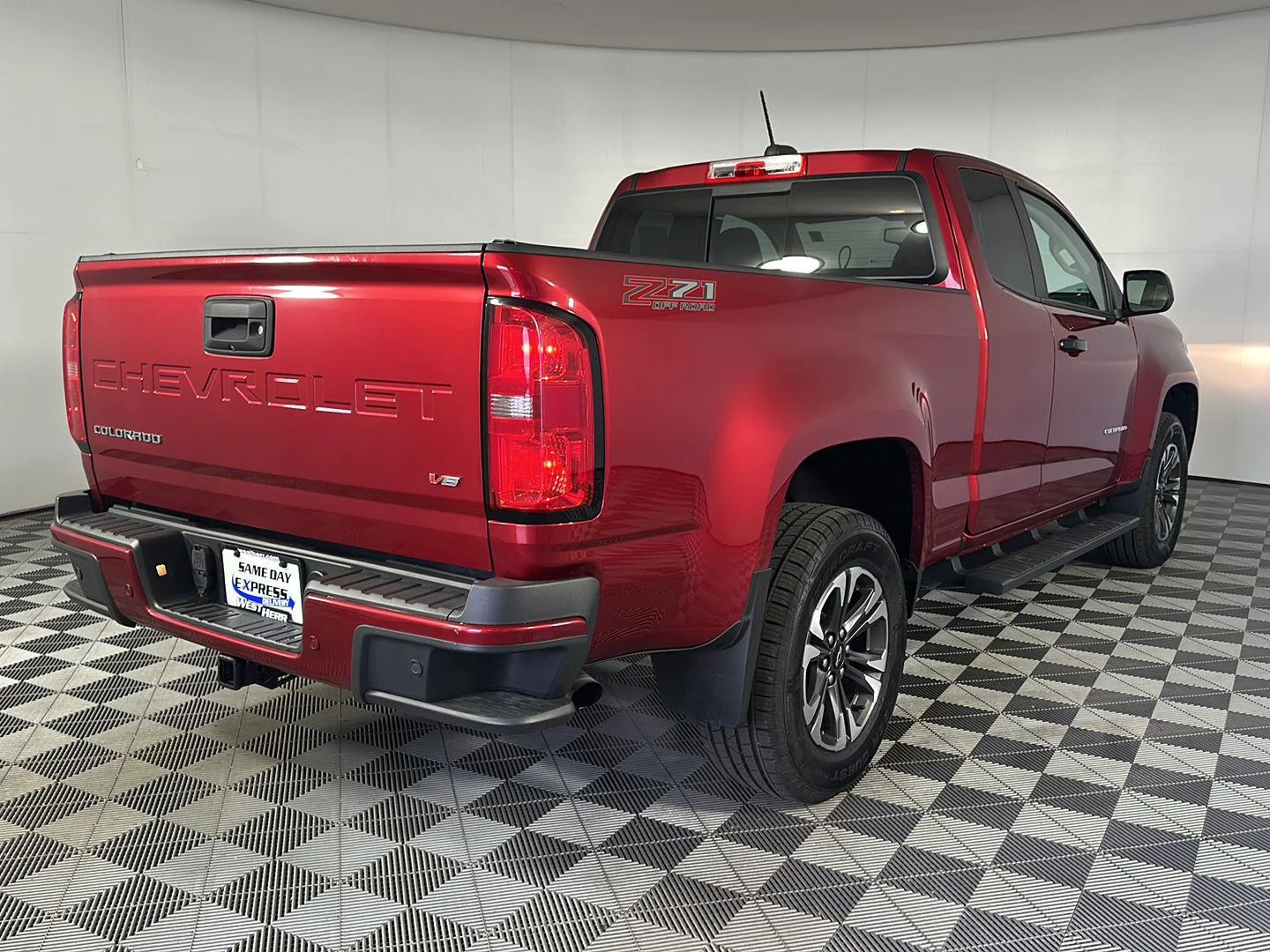 Used 2021 Cherry Red Tintcoat Chevrolet 4WD Z71 image 4