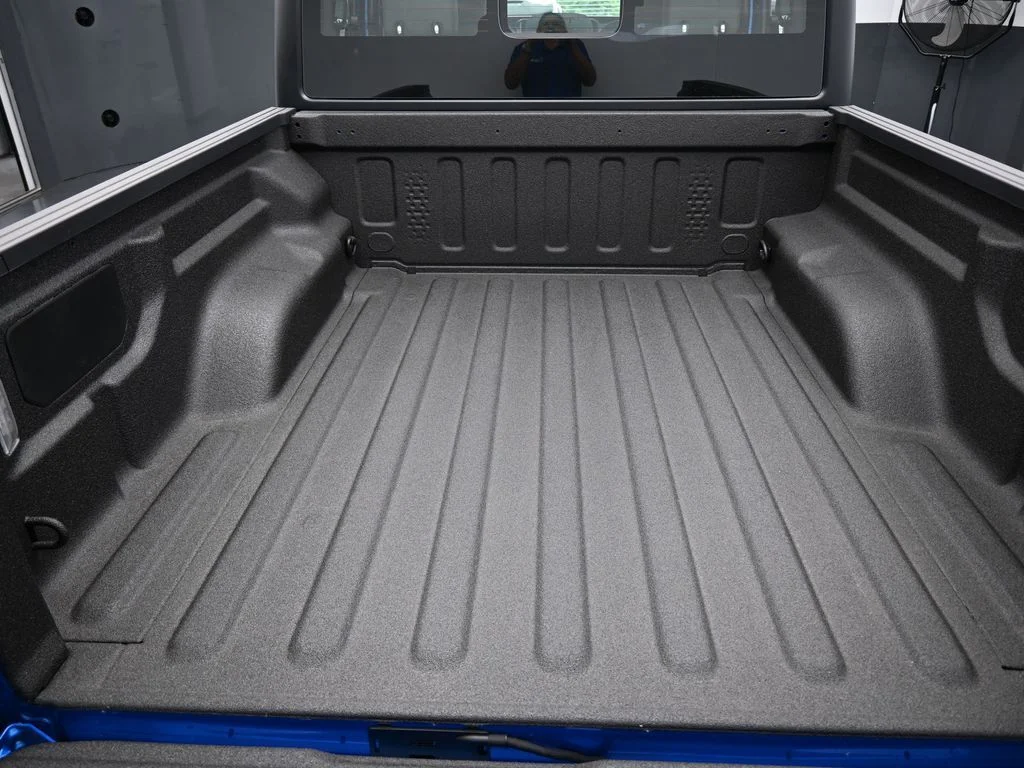 New 2026 Hydro Blue Pearl-Coat Exterior Paint Jeep Sport image 33