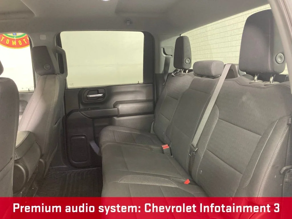 Used 2023 White Chevrolet Custom image 16