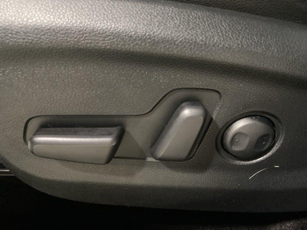 Used 2021 Black Cherry Kia SX image 18