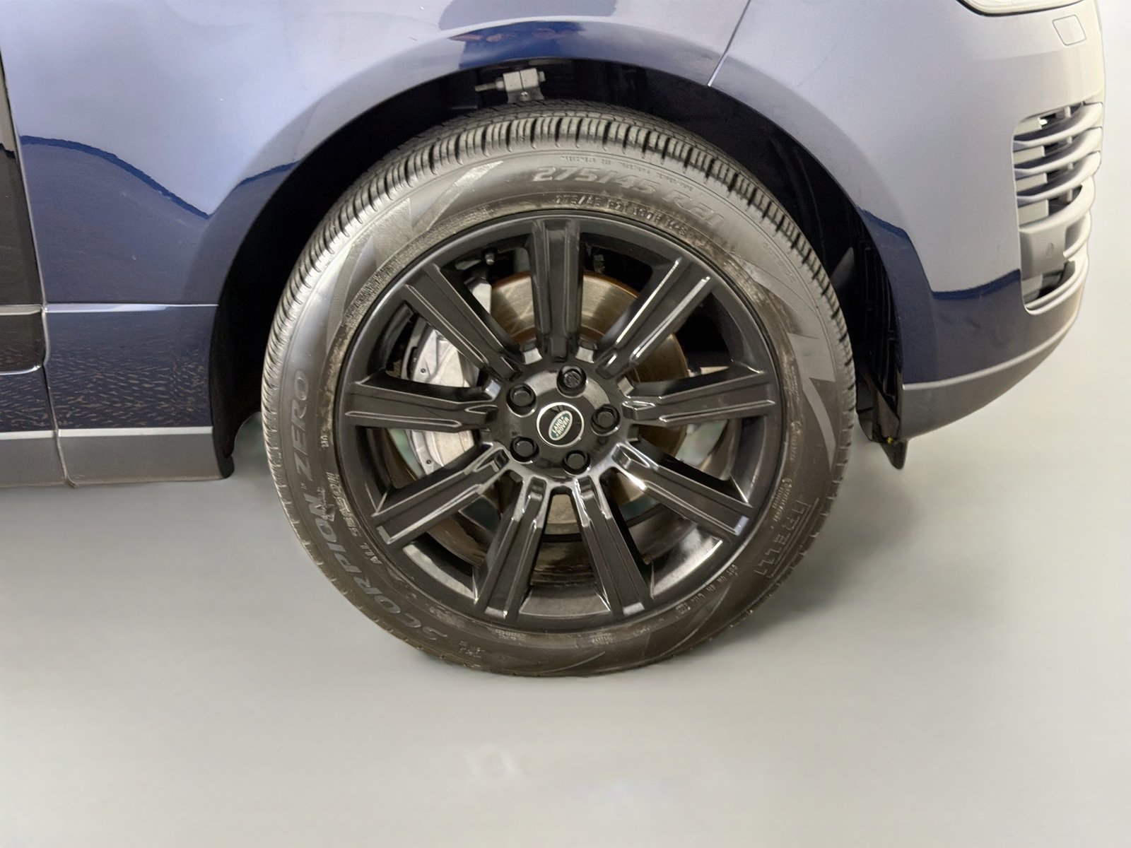 Used 2022 Portofino Blue Metallic Land Rover  image 35