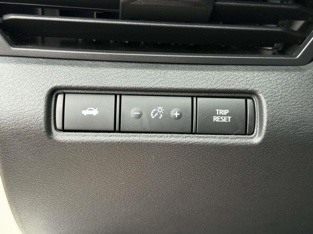 Used 2025 White Nissan 2.5 SV image 30