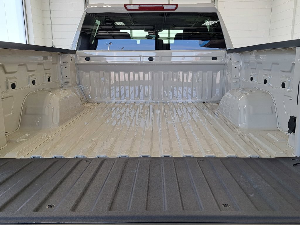 2026 Chevrolet Silverado 1500 RST Crew Cab Pickup Slide 13