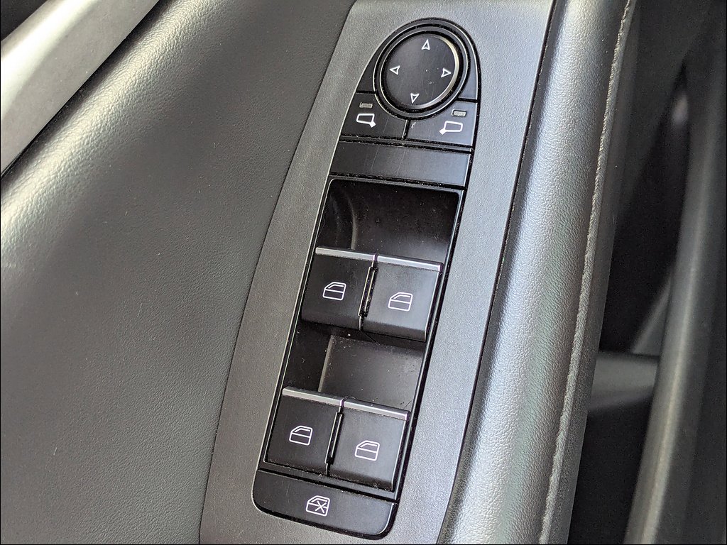 Used 2021 Deep Crystal Blue Mazda Select image 27