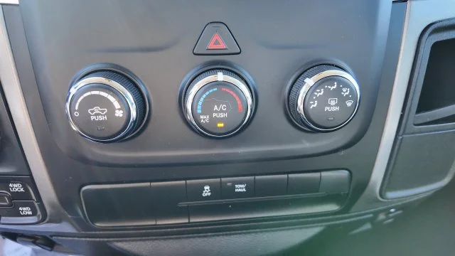 2024 RAM Ram 1500 Classic SLT - Photo 16