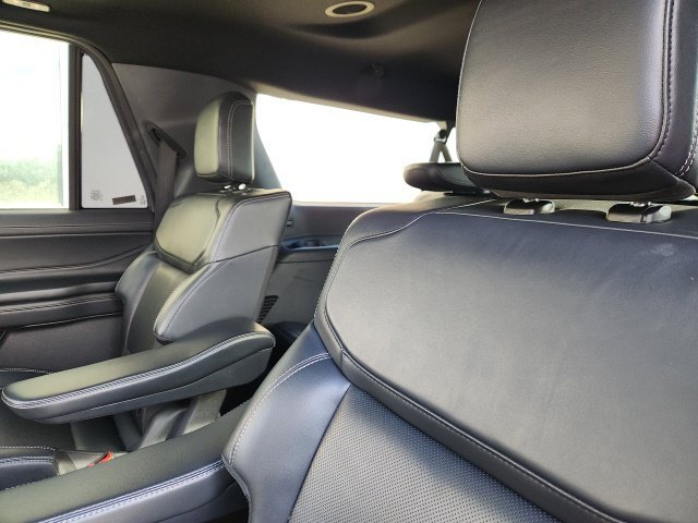 Used 2025 Gray Ford Platinum image 6