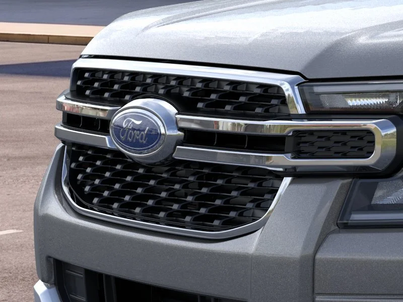 New 2025 Carbonized Gray Metallic Ford XLT image 17