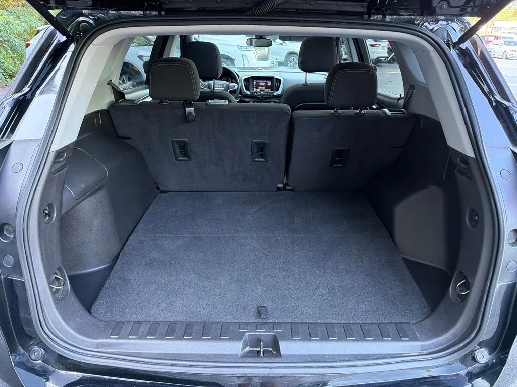 Used 2023 Black GMC SLE image 18
