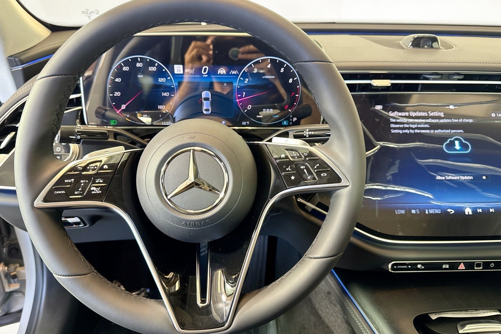 New 2026 MANUFAKTUR Alpine Grey Mercedes-Benz E 350 image 10