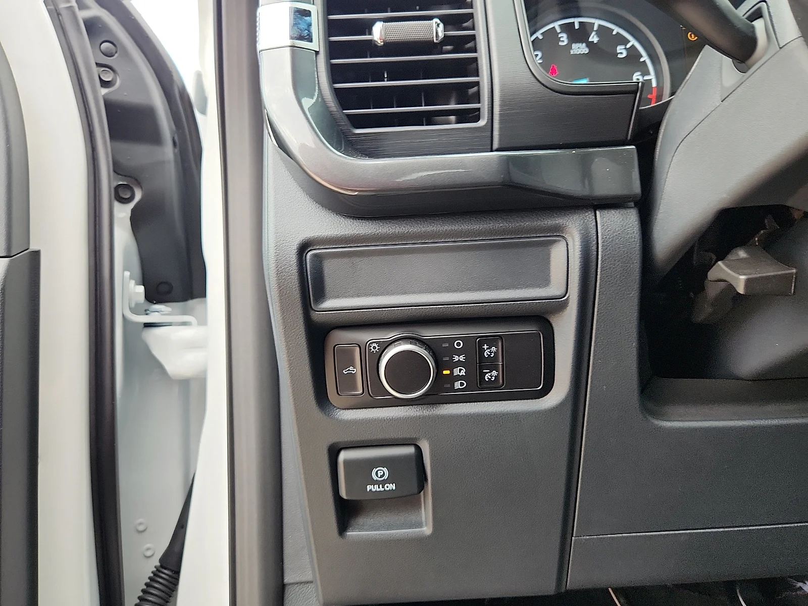 New 2026 Oxford White Ford STX image 16