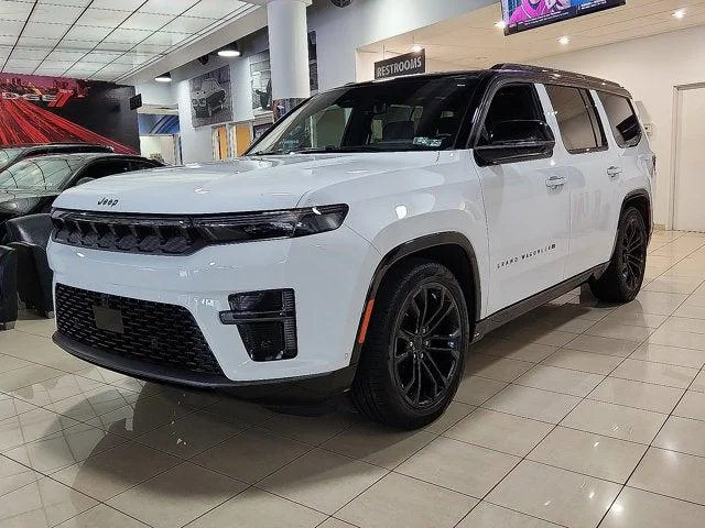 New 2026 Bright White Clear-Coat Exterior Paint Jeep Summit Obsidian image 2