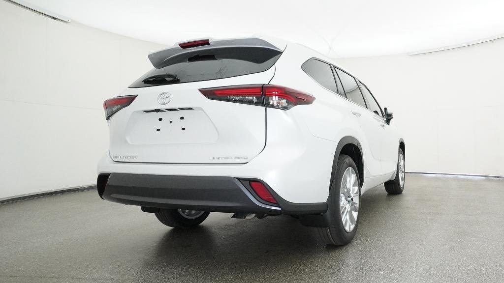 2026 Toyota Highlander Limited - Photo 8