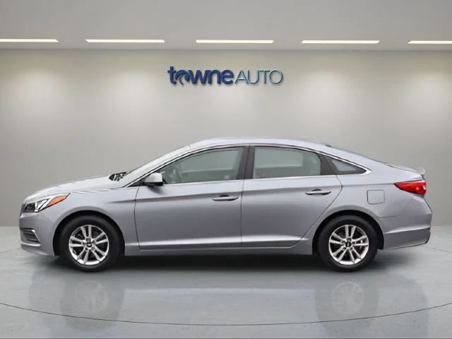 Used 2015 Gray Hyundai SE image 4