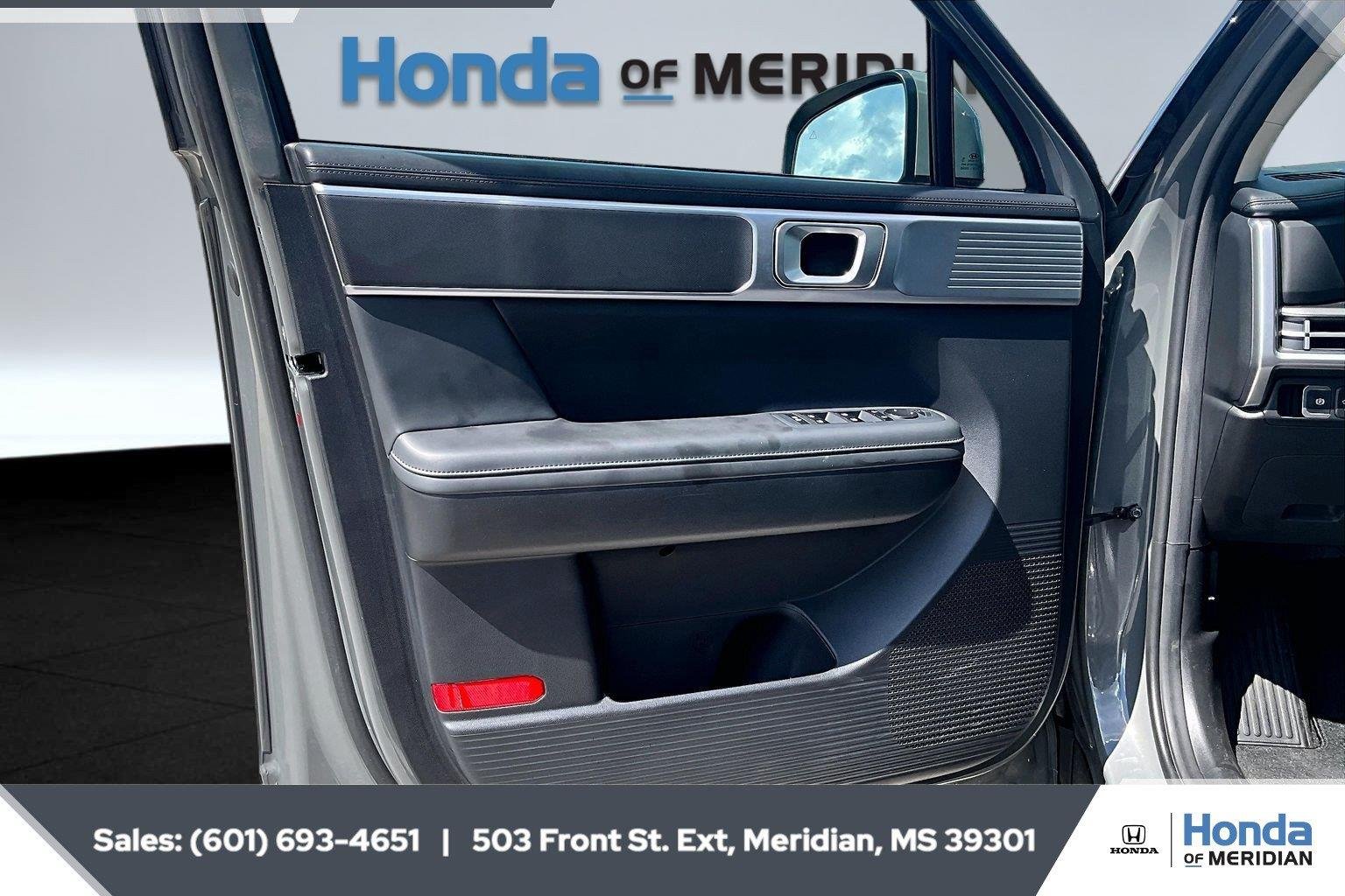 Used 2025 Hampton Gray Hyundai SEL image 17