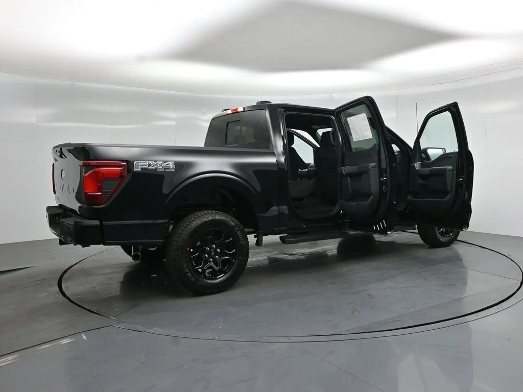 New 2026 Agate Black Metallic Ford XLT image 5