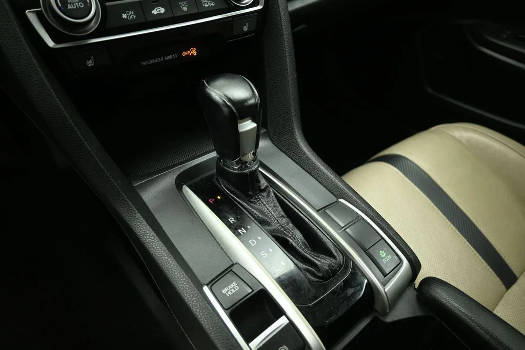 Used 2016 White Honda Touring image 14