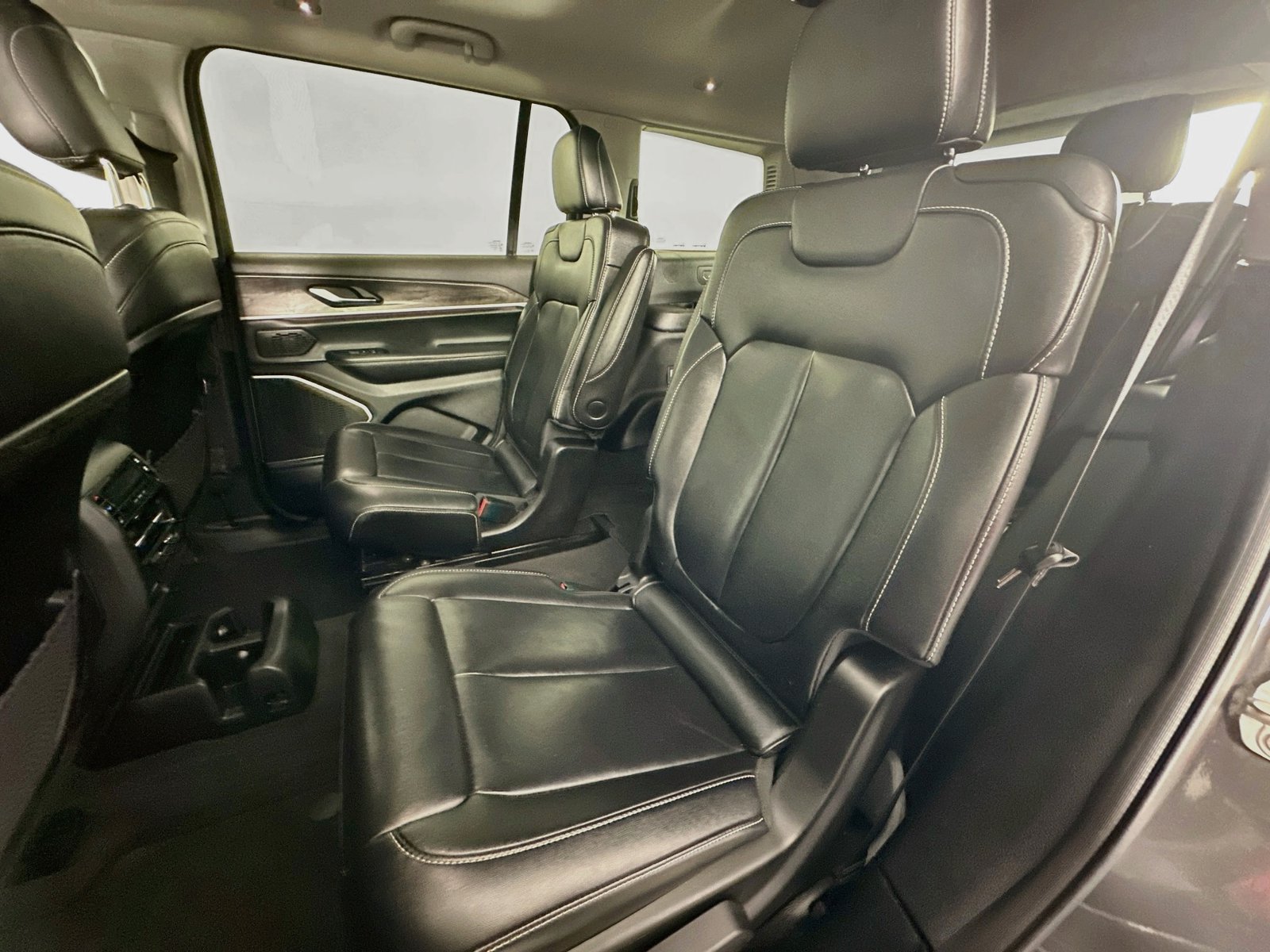 Used 2022 Baltic Gray Metallic Clearcoat Jeep Limited image 26
