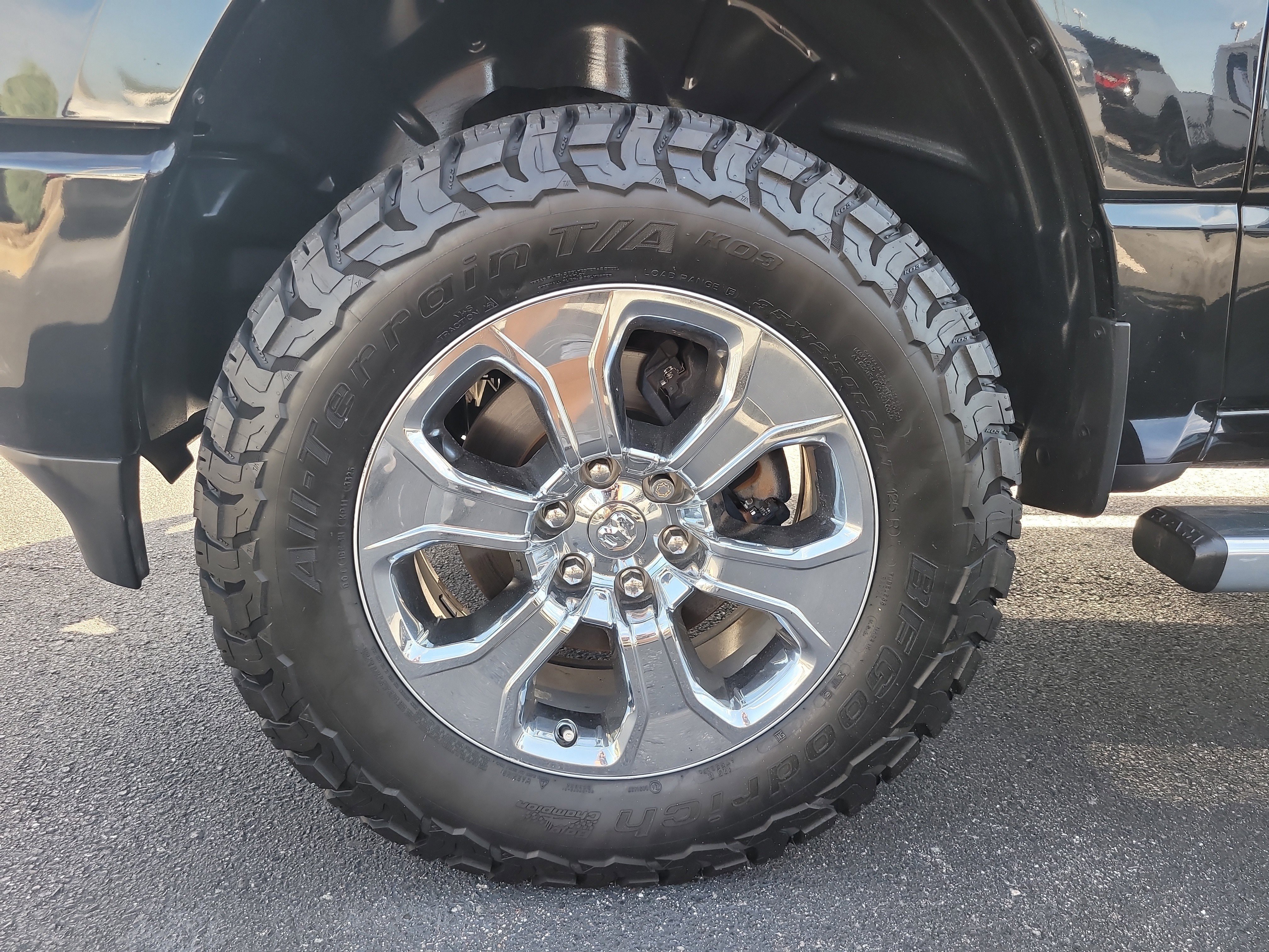 Used 2019 Diamond Black Crystal Pearlcoat Ram Big Horn/Lone Star image 10