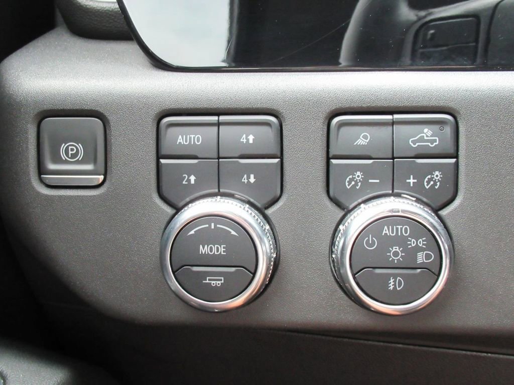 2024 GMC Sierra 1500 SLT - Photo 21