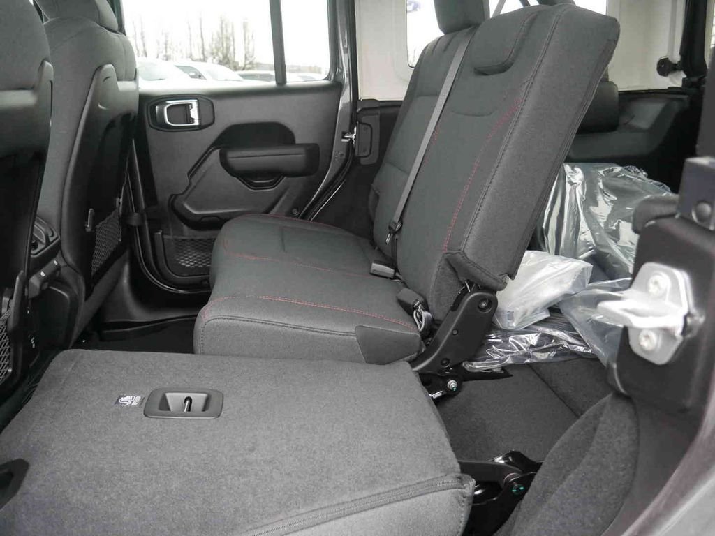 New 2026 Granite Crystal Metallic Clearcoat Jeep Rubicon image 23