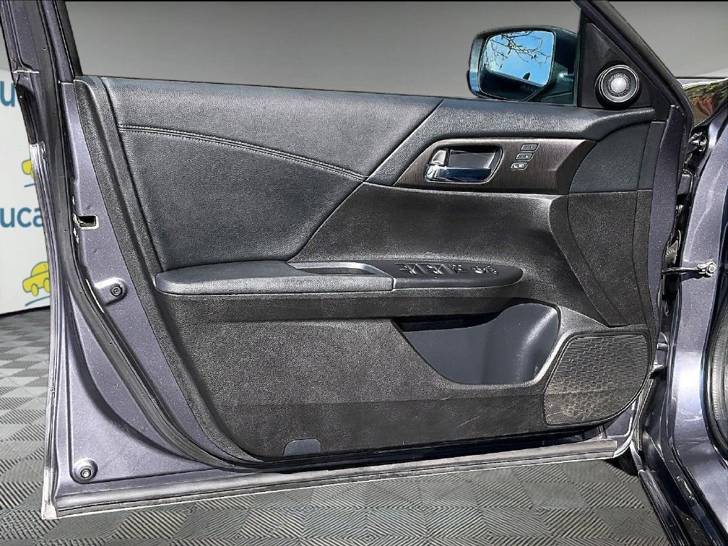 Used 2013 Gray Honda EX-L image 9