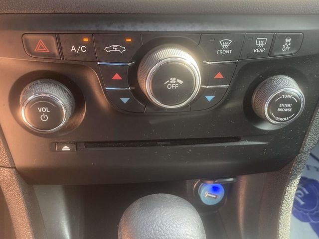 Used 2013 Silver Dodge SE image 17
