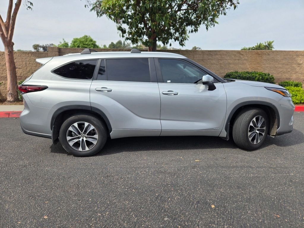 Used 2024 Silver Toyota XLE image 6