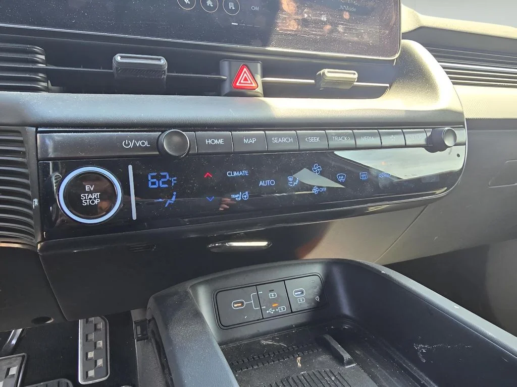 Used 2025 Atlas White Hyundai Base (A1) image 18