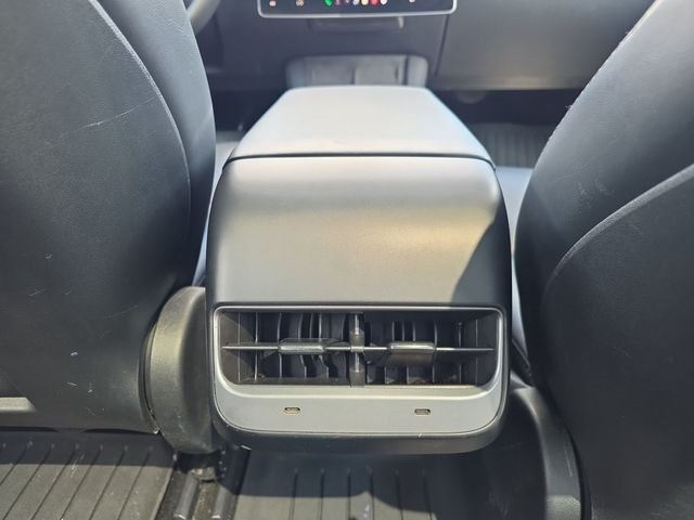 Used 2023  Tesla Base image 26