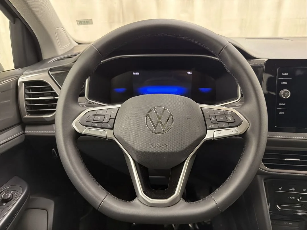 New 2026 Deep Black Pearl Volkswagen SE Black image 16