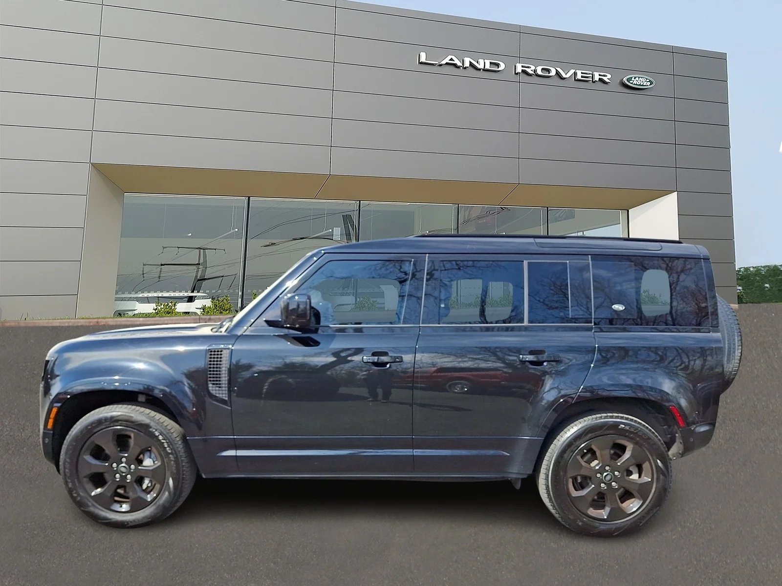 Certified Used 2023 Santorini Black Metallic - 1AG Land Rover 110 X-Dynamic SE image 6