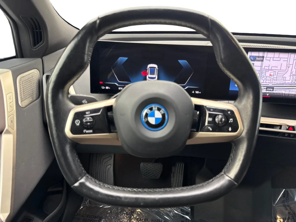 Used 2023 White BMW M60 image 57