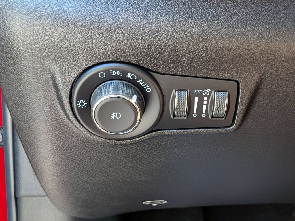 Used 2022 Red Jeep Limited image 14