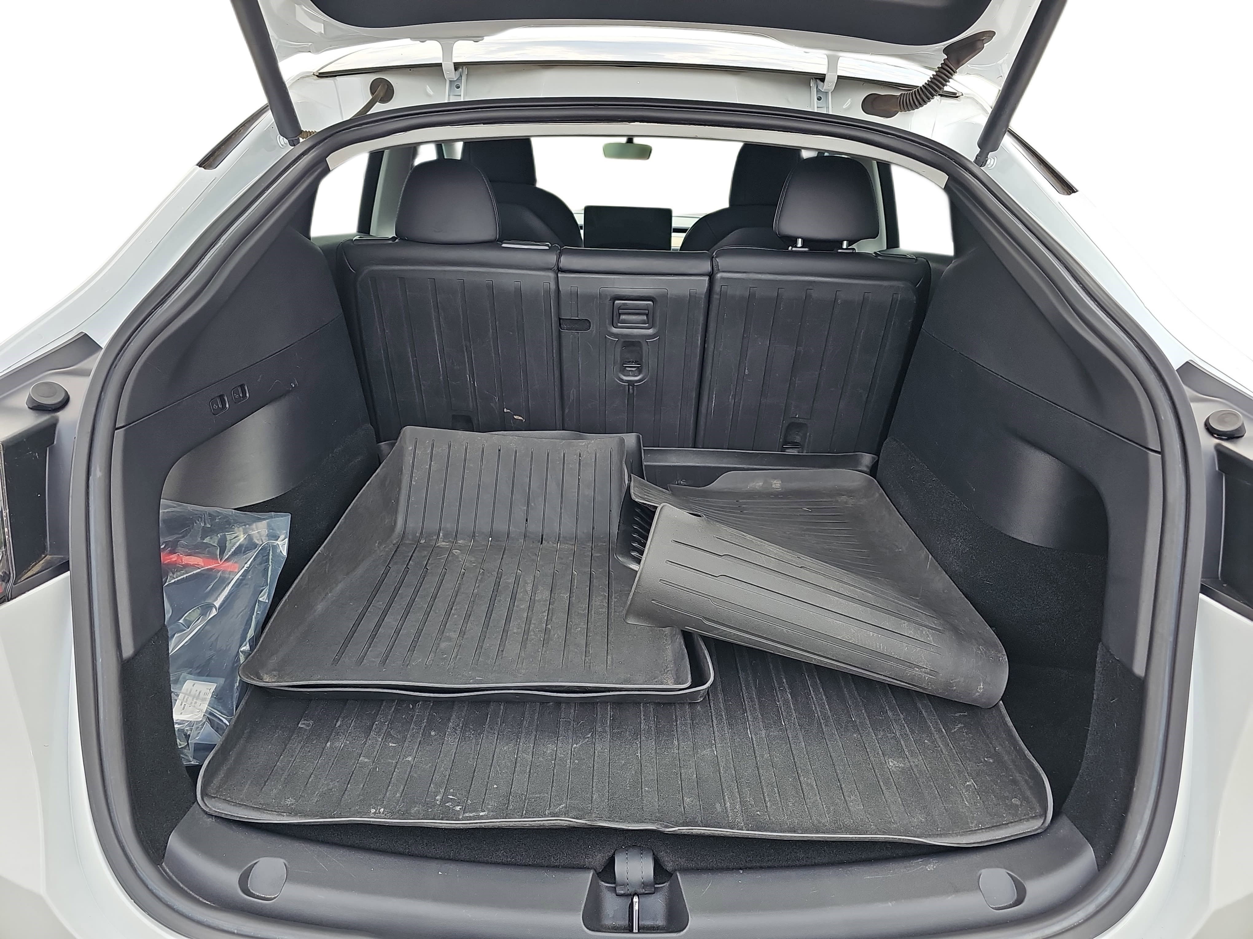 Used 2022  Tesla Long Range image 28
