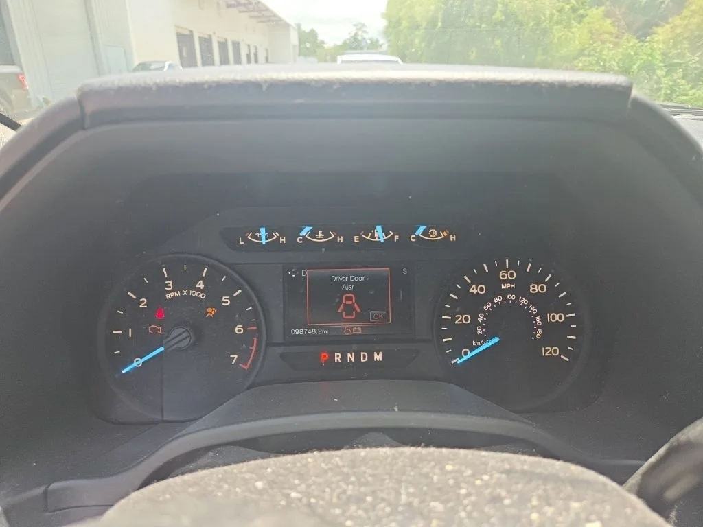 Used 2018 Blue Ford XL image 10