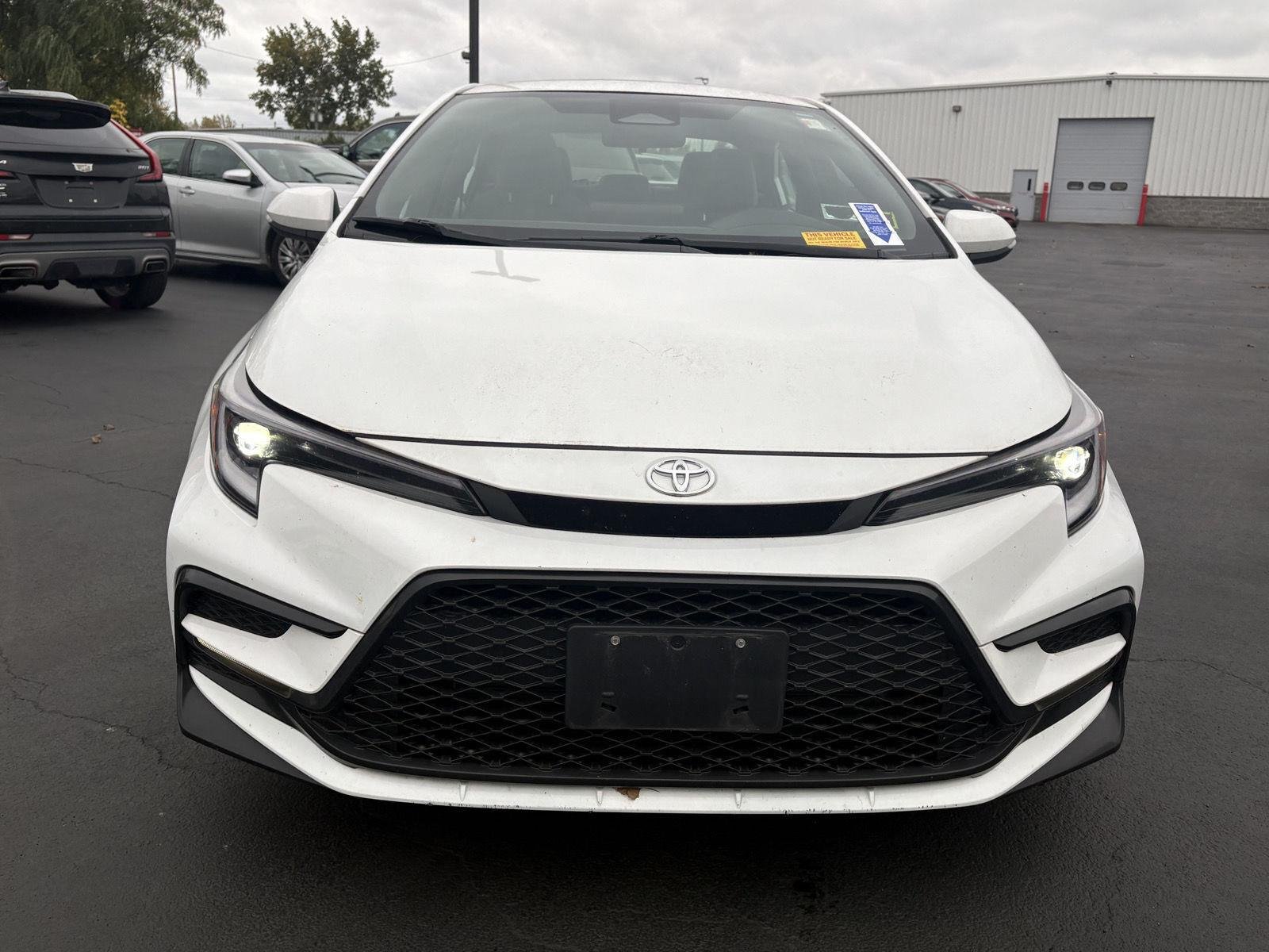 Used 2024 Ice Cap Toyota SE image 3