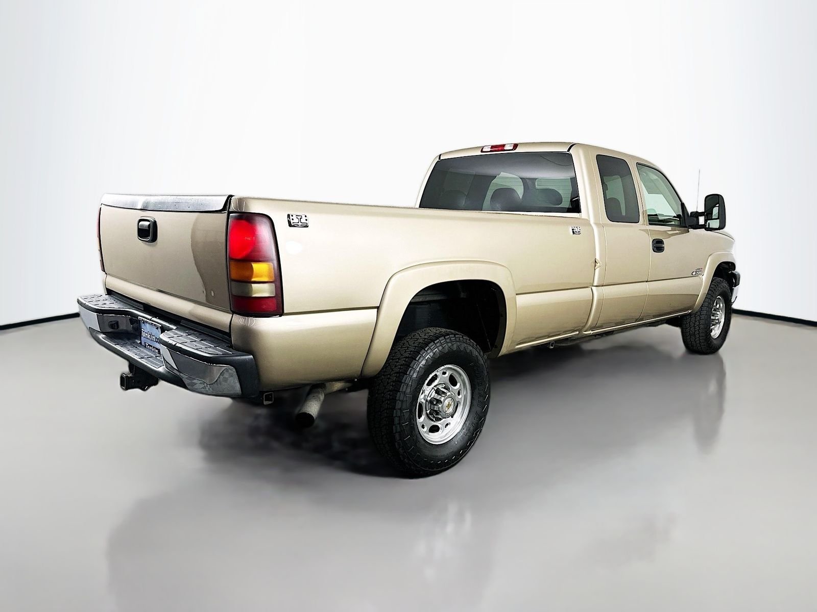 Used 2004 Sandstone Metallic Chevrolet Base image 8