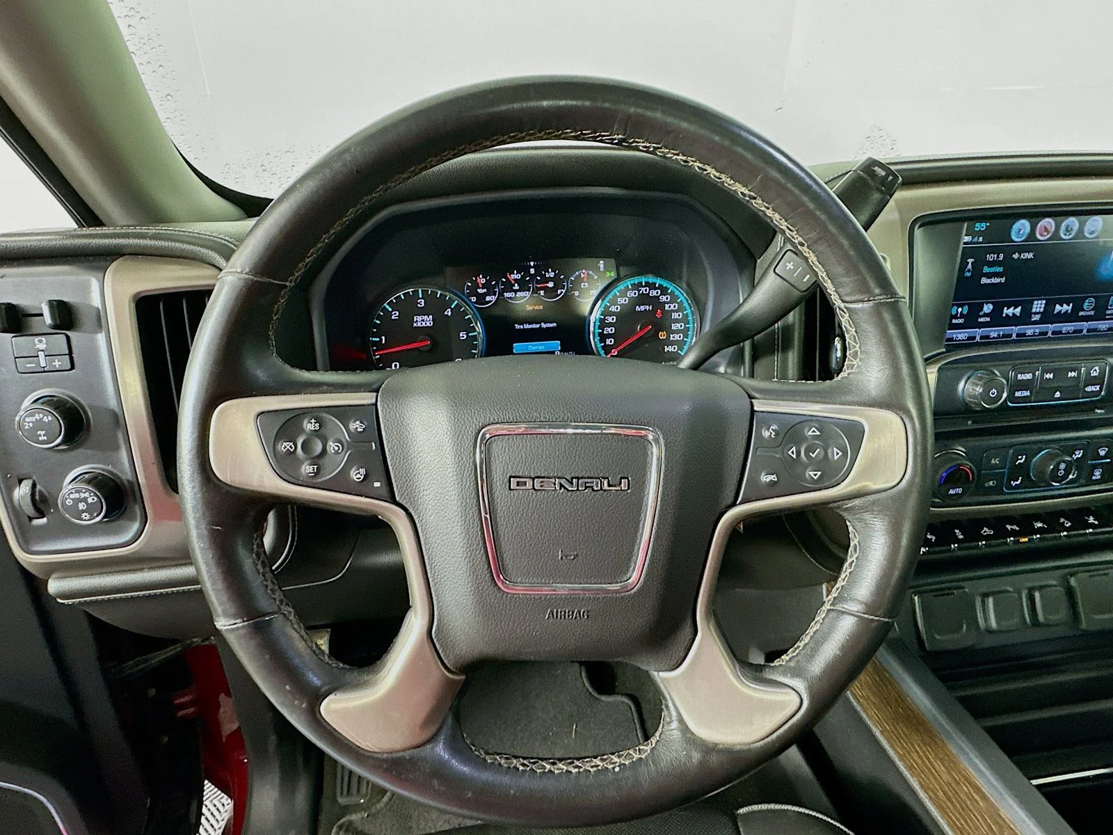 Used 2018 Red Quartz Tintcoat GMC Denali image 12