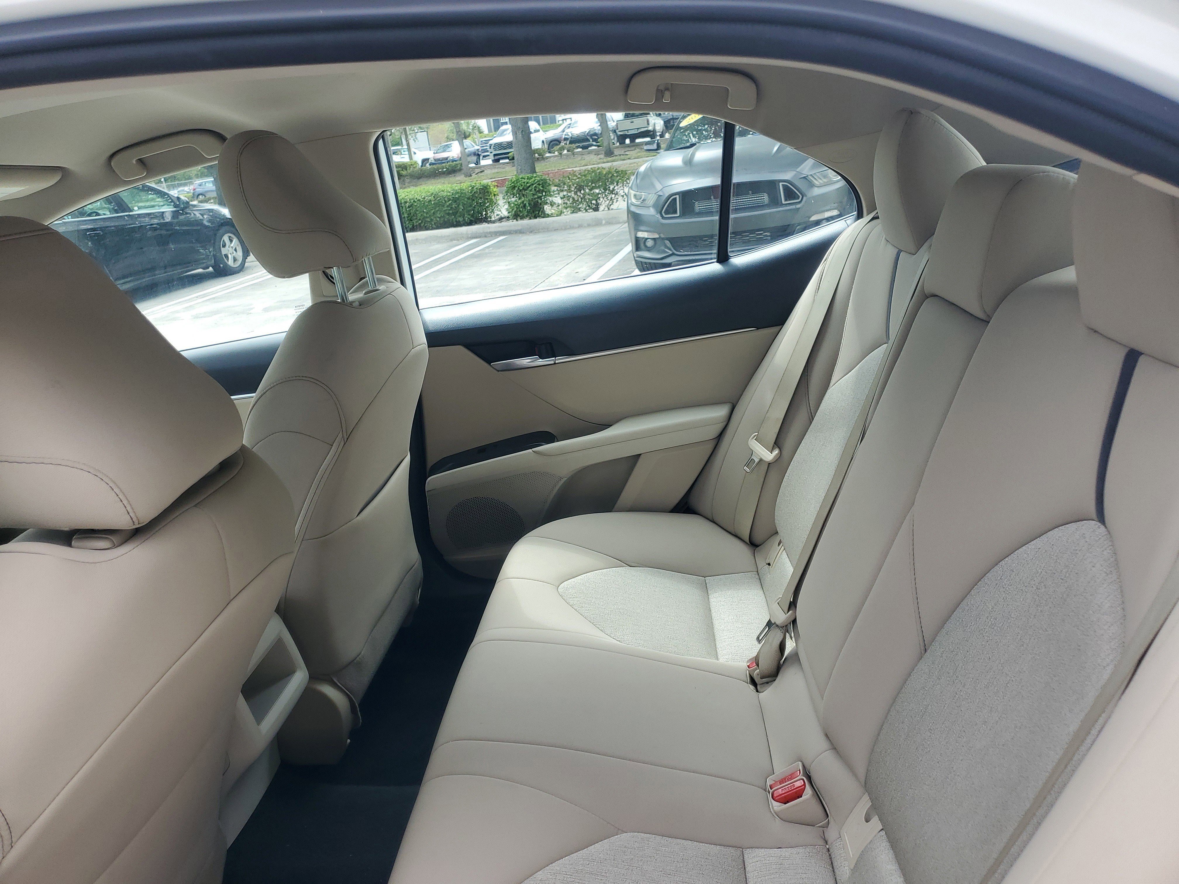 Used 2023 Ice Toyota LE image 11