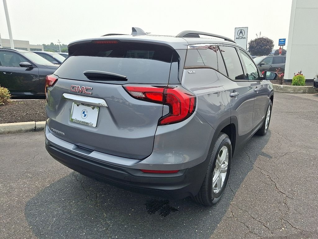 Used 2018 Steel Metallic GMC SLE image 6