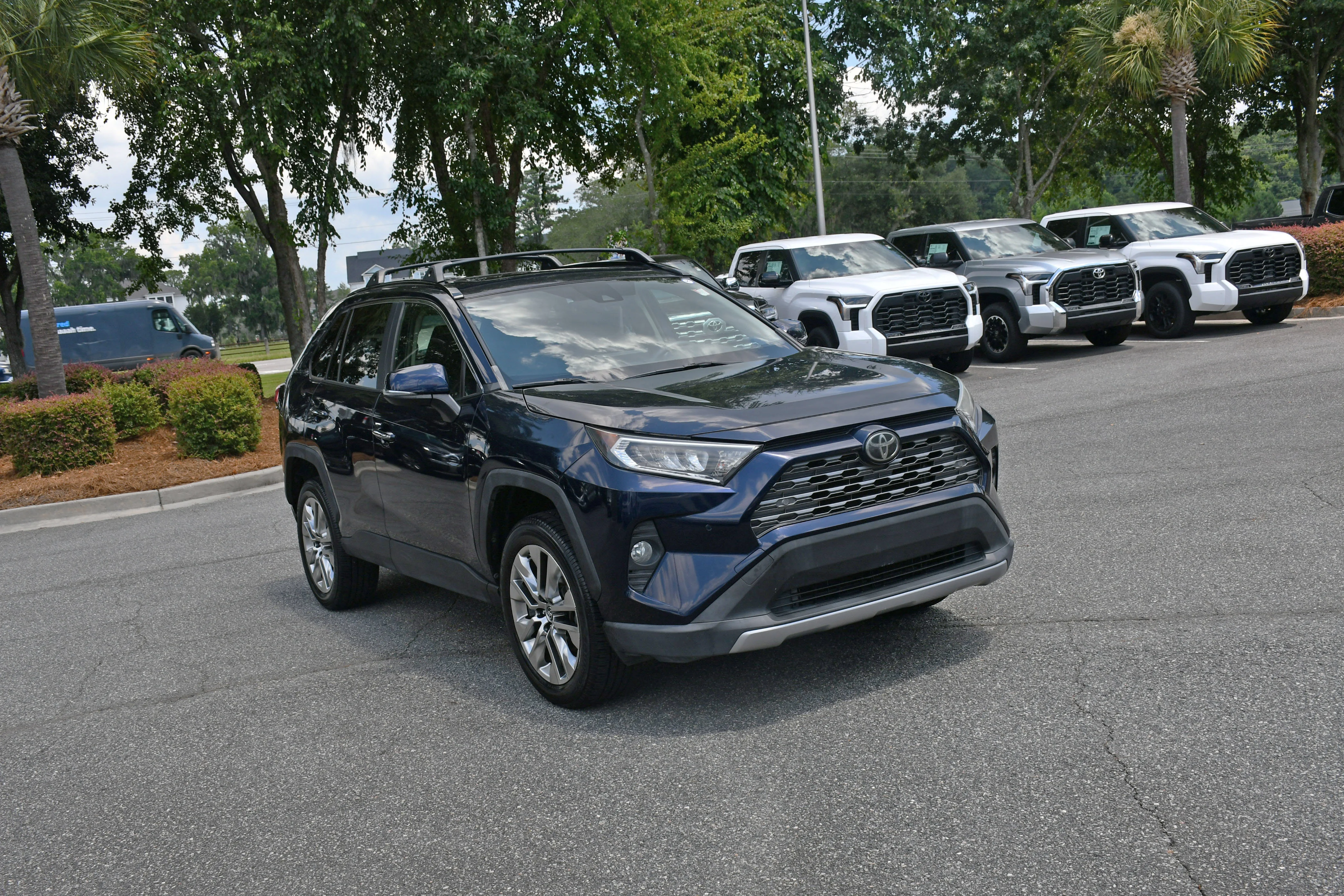 Used 2019  Toyota Limited image 6