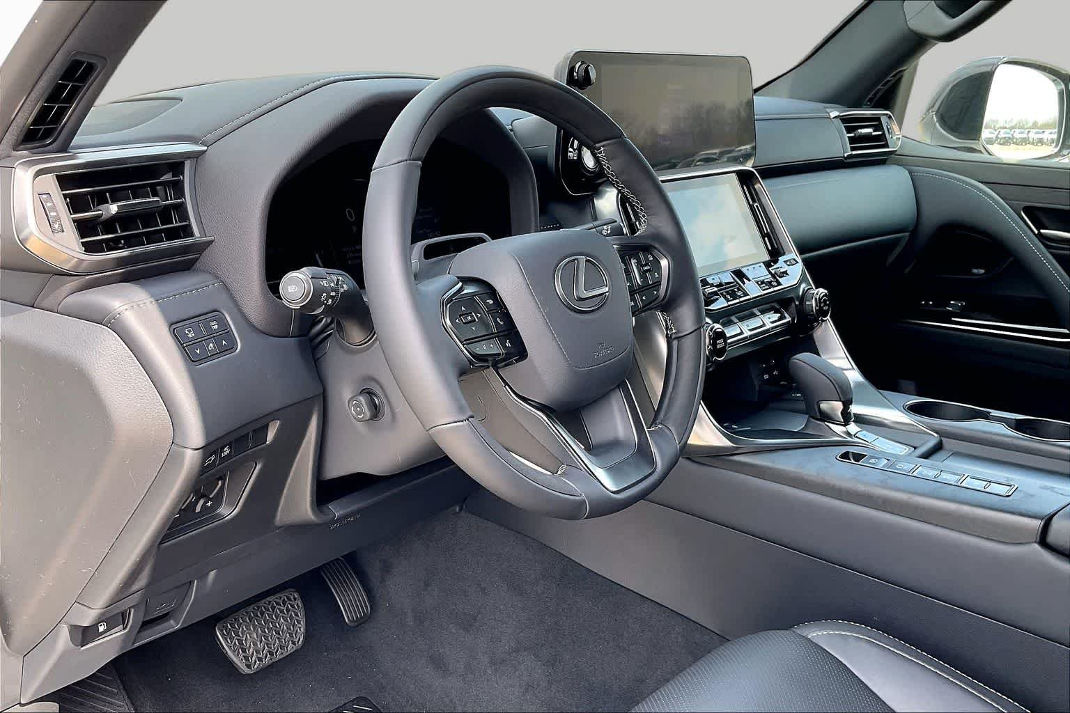New 2026 Eminent White Pearl Lexus LUXURY image 10