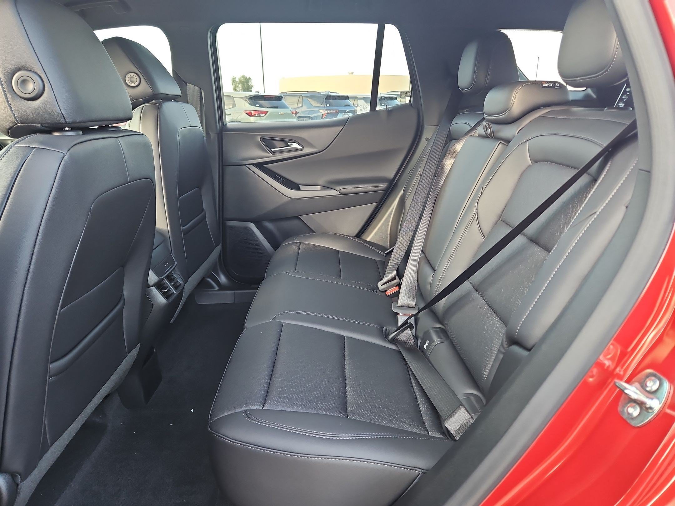 2027 Chevrolet Equinox LT - Photo 7