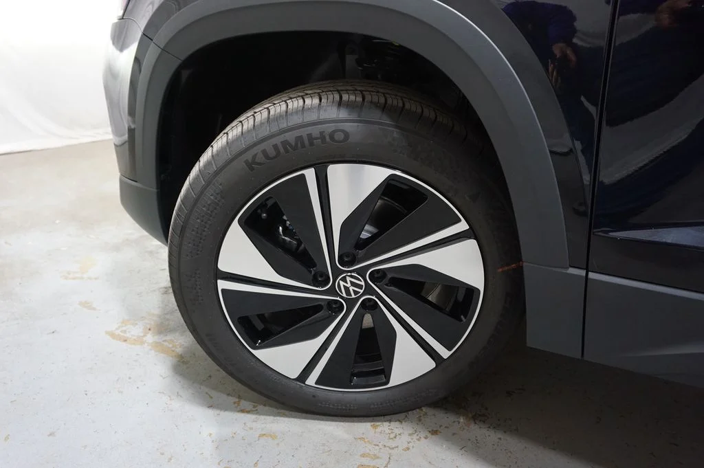 New 2026 Black Volkswagen 1.5T SE image 26