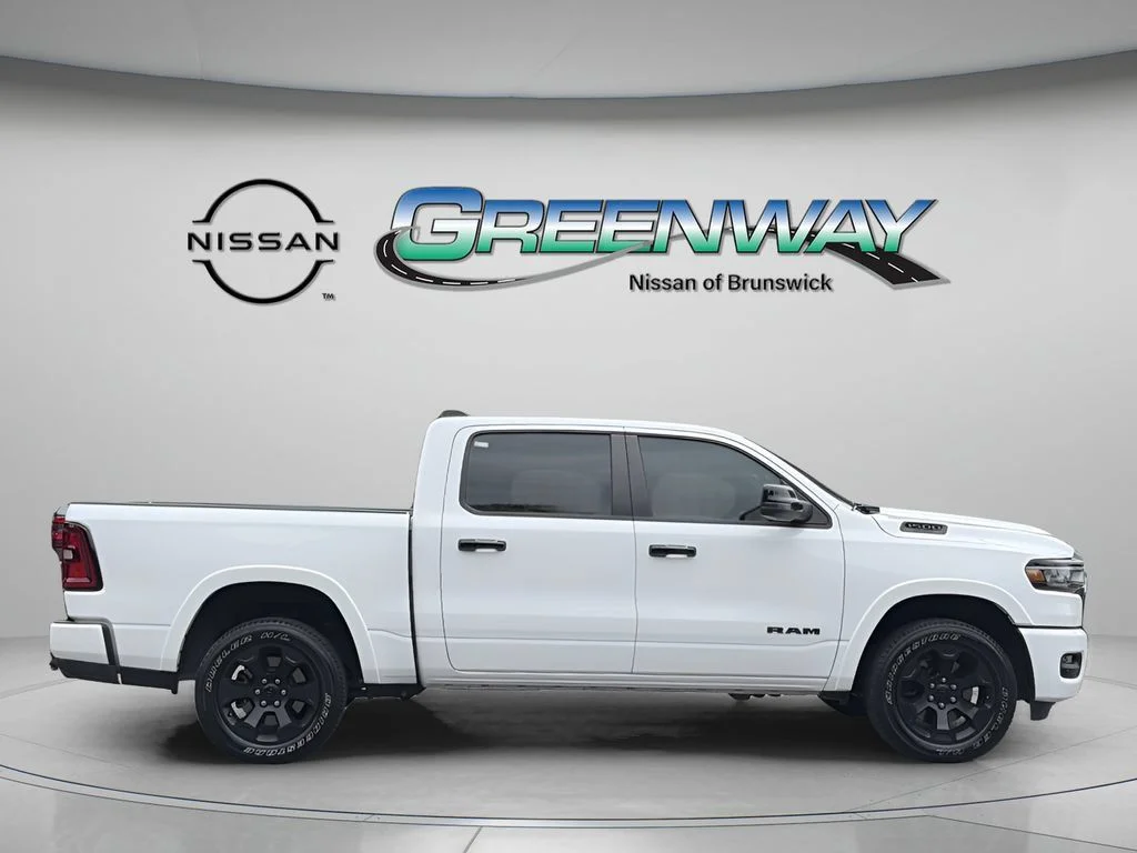 Used 2025 White Ram Big Horn/Lone Star image 7
