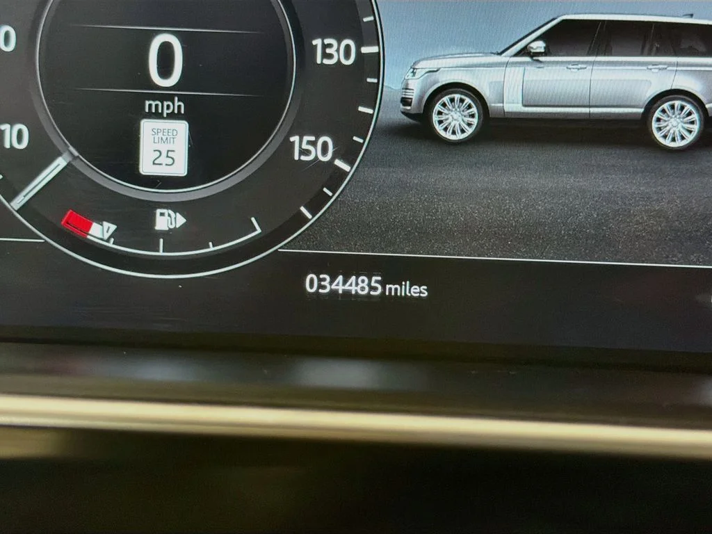 Used 2022 White Land Rover Westminster image 12