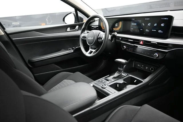 Used 2025 Black Kia LXS image 18