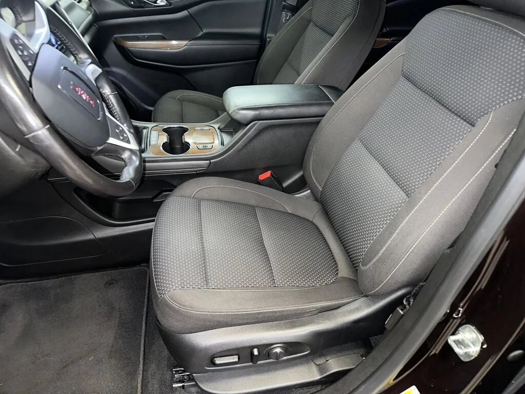 Certified Used 2020 Red Mahogany Metallic GMC SLE image 4