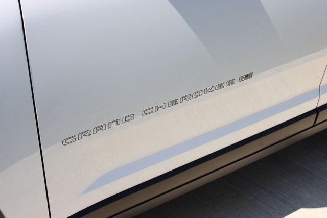 New 2026 Bright White Clearcoat Jeep Limited image 11